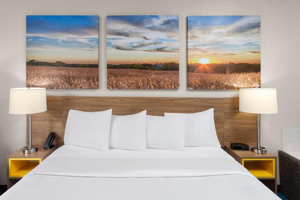 Days & By Wyndham Of Hotel 2*