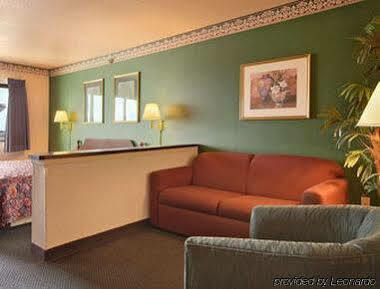 Hotel Days & By Wyndham Of 2*